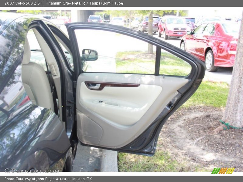 Titanium Gray Metallic / Taupe/Light Taupe 2007 Volvo S60 2.5T