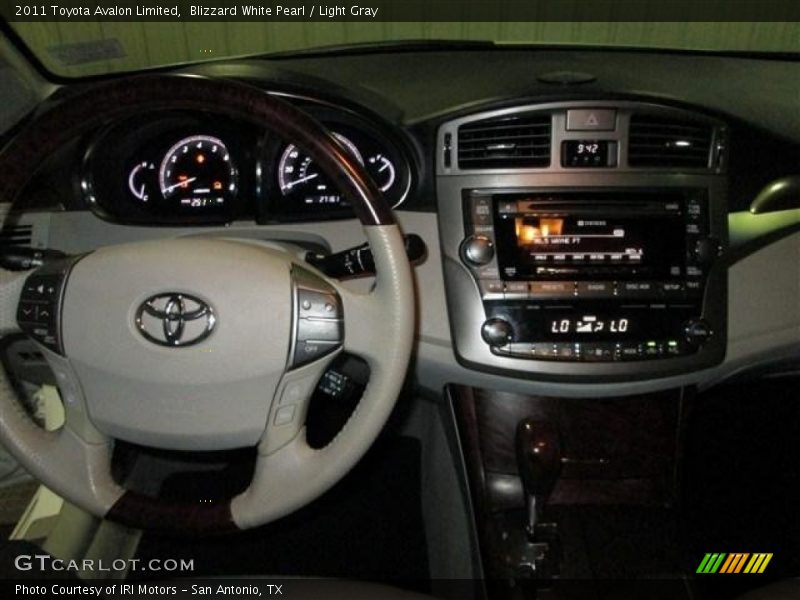 Blizzard White Pearl / Light Gray 2011 Toyota Avalon Limited