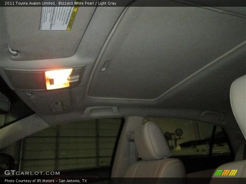 Blizzard White Pearl / Light Gray 2011 Toyota Avalon Limited
