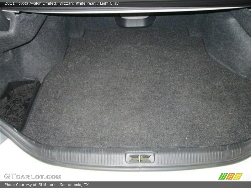 Blizzard White Pearl / Light Gray 2011 Toyota Avalon Limited