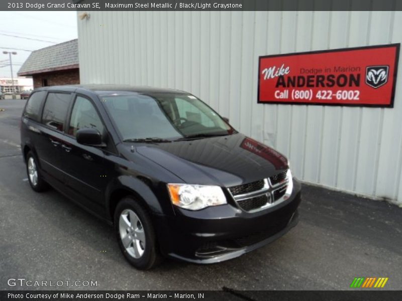 Maximum Steel Metallic / Black/Light Graystone 2013 Dodge Grand Caravan SE