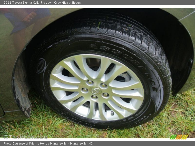 Predawn Gray Mica / Bisque 2011 Toyota Sienna XLE