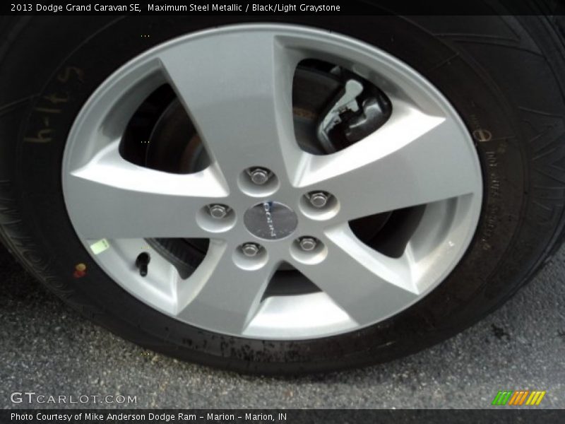Maximum Steel Metallic / Black/Light Graystone 2013 Dodge Grand Caravan SE