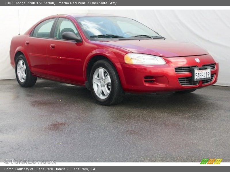 Inferno Red Pearl / Dark Slate Gray 2002 Dodge Stratus SE Sedan
