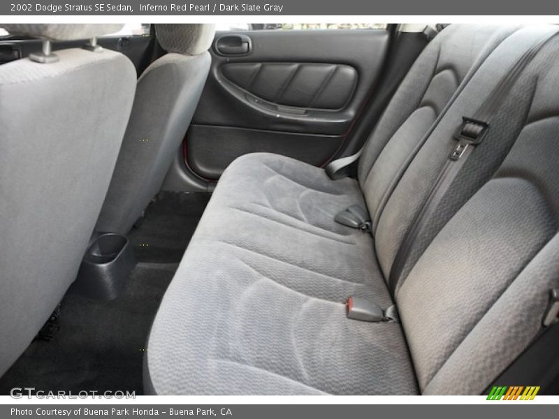 Inferno Red Pearl / Dark Slate Gray 2002 Dodge Stratus SE Sedan