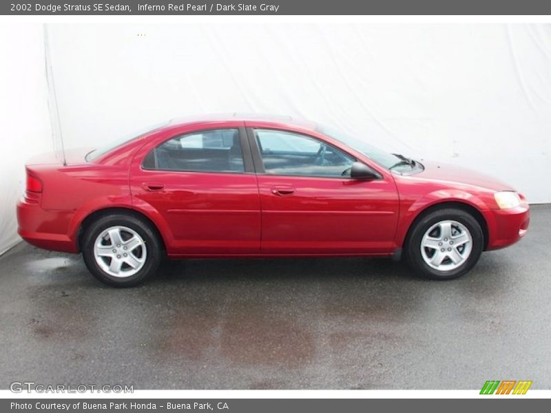 Inferno Red Pearl / Dark Slate Gray 2002 Dodge Stratus SE Sedan