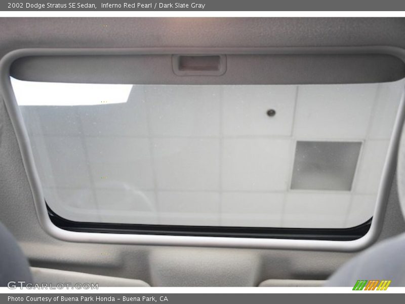 Inferno Red Pearl / Dark Slate Gray 2002 Dodge Stratus SE Sedan
