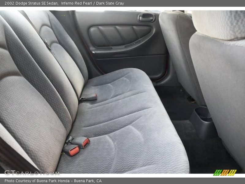 Inferno Red Pearl / Dark Slate Gray 2002 Dodge Stratus SE Sedan