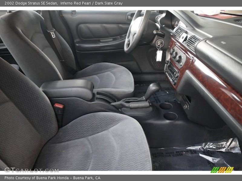 Inferno Red Pearl / Dark Slate Gray 2002 Dodge Stratus SE Sedan