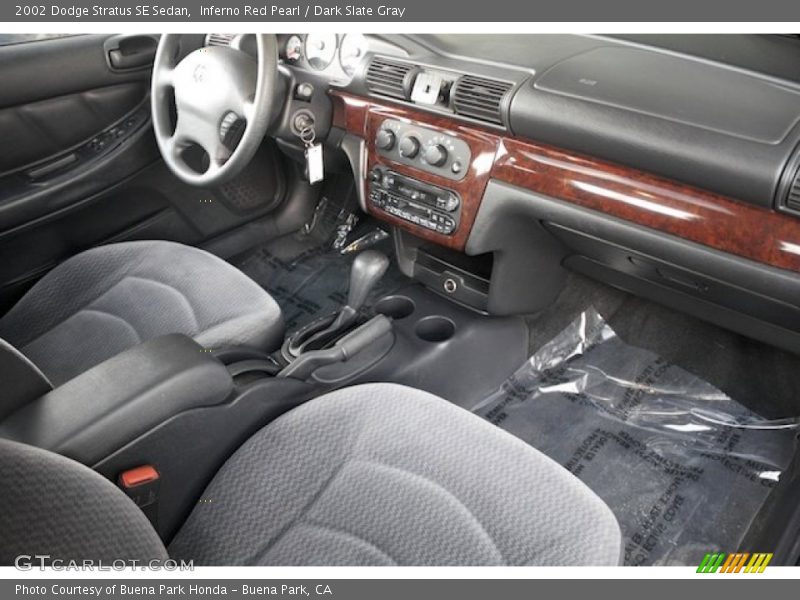 Inferno Red Pearl / Dark Slate Gray 2002 Dodge Stratus SE Sedan