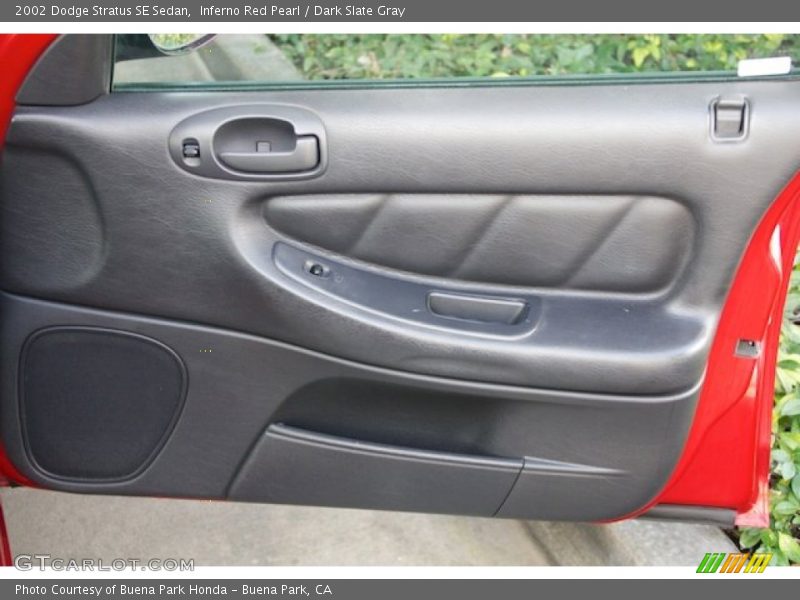 Inferno Red Pearl / Dark Slate Gray 2002 Dodge Stratus SE Sedan