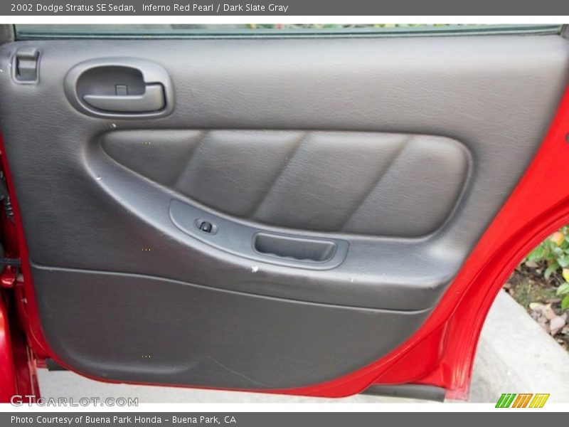 Inferno Red Pearl / Dark Slate Gray 2002 Dodge Stratus SE Sedan