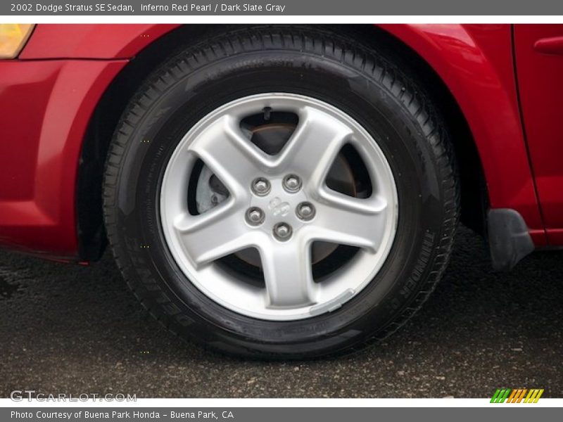  2002 Stratus SE Sedan Wheel