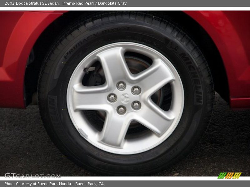 Inferno Red Pearl / Dark Slate Gray 2002 Dodge Stratus SE Sedan