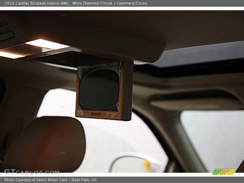 Entertainment System of 2013 Escalade Hybrid AWD