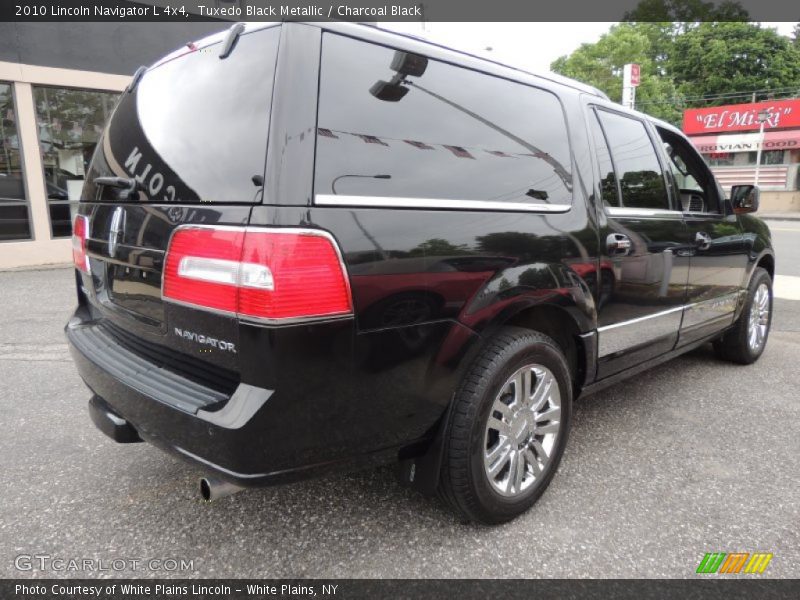  2010 Navigator L 4x4 Tuxedo Black Metallic