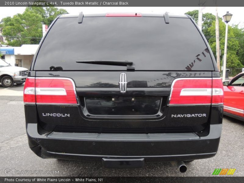 Tuxedo Black Metallic / Charcoal Black 2010 Lincoln Navigator L 4x4