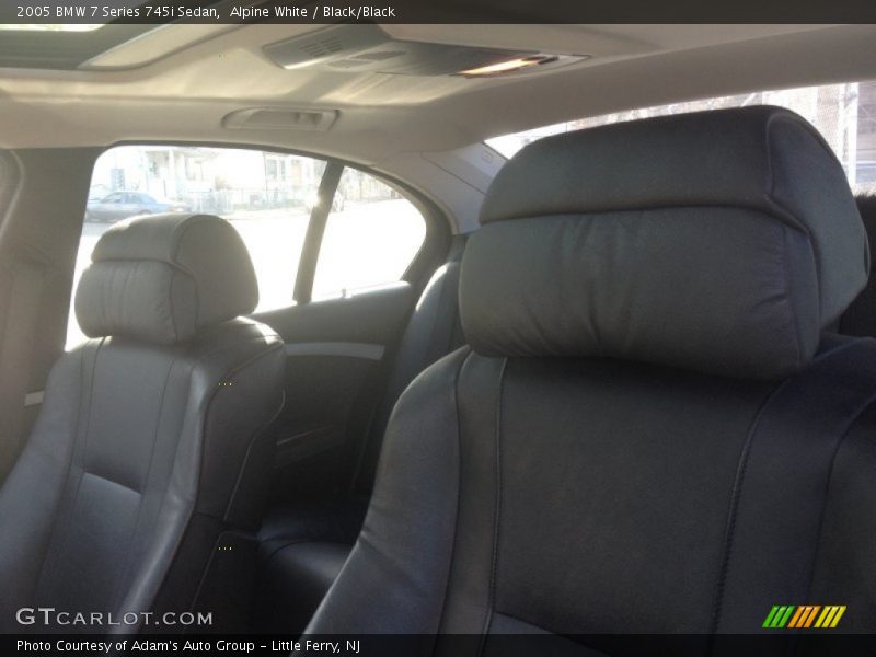 Alpine White / Black/Black 2005 BMW 7 Series 745i Sedan