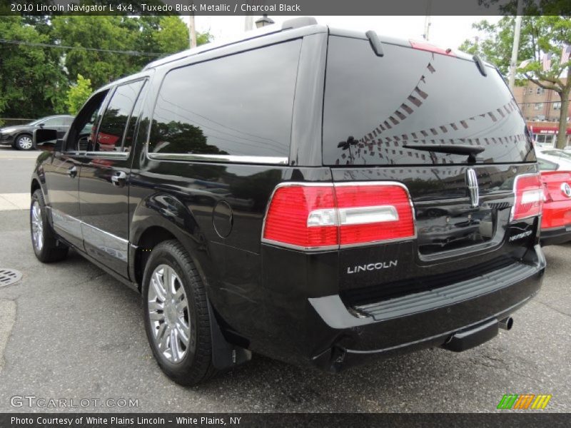 Tuxedo Black Metallic / Charcoal Black 2010 Lincoln Navigator L 4x4