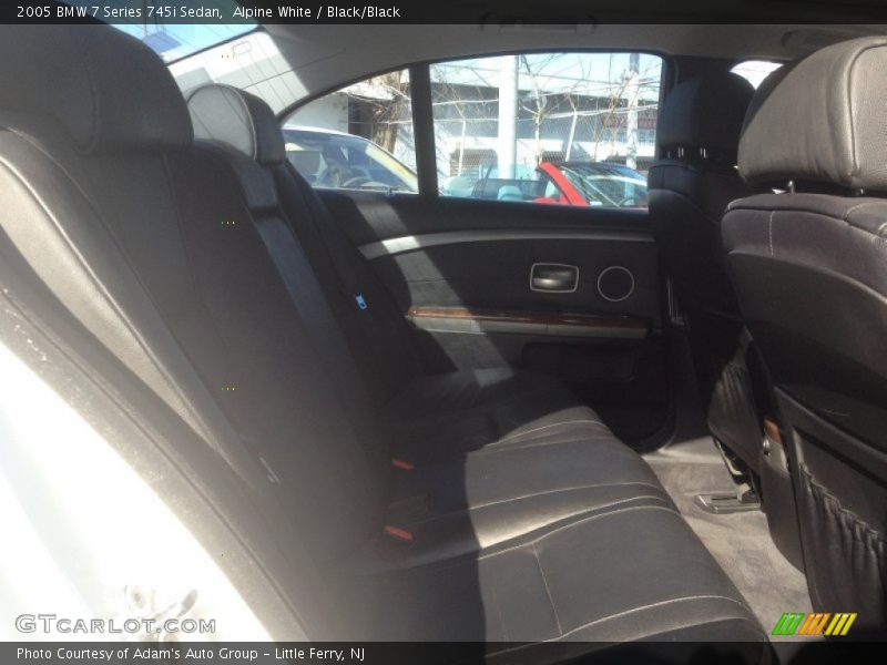 Alpine White / Black/Black 2005 BMW 7 Series 745i Sedan