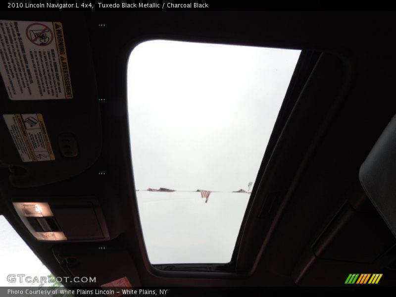 Tuxedo Black Metallic / Charcoal Black 2010 Lincoln Navigator L 4x4