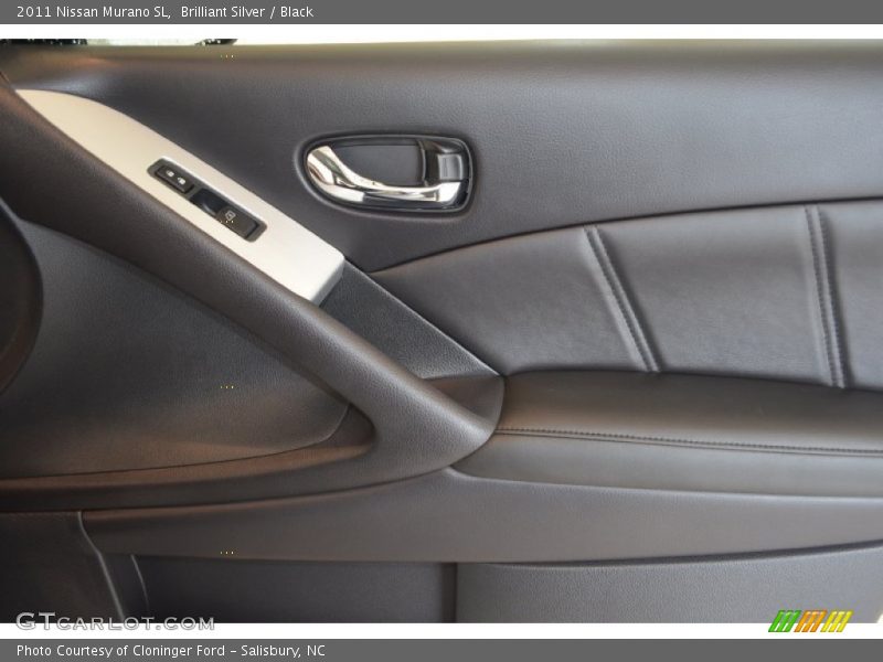 Brilliant Silver / Black 2011 Nissan Murano SL
