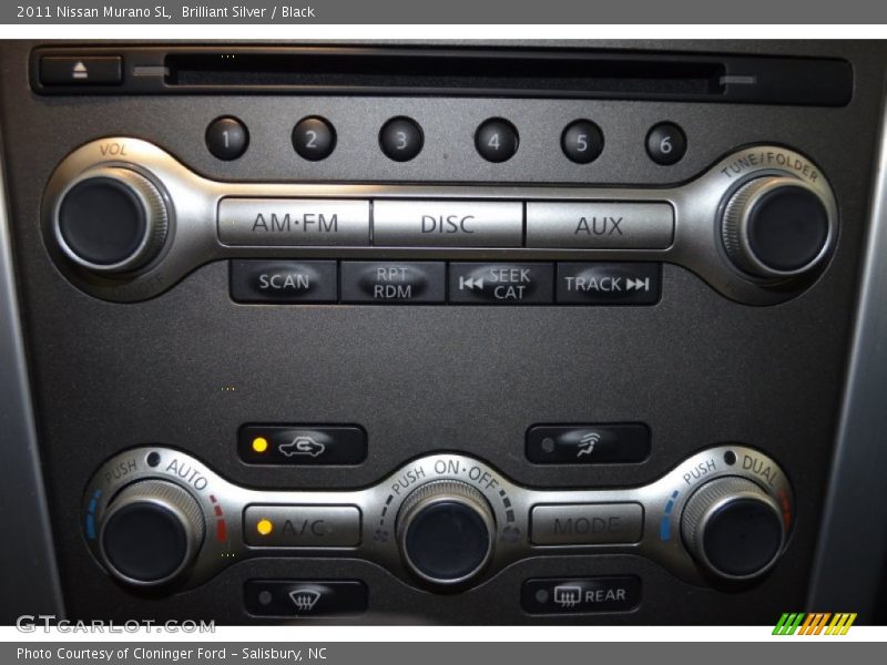 Brilliant Silver / Black 2011 Nissan Murano SL