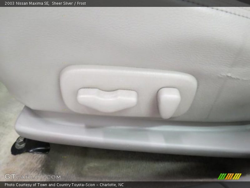 Sheer Silver / Frost 2003 Nissan Maxima SE