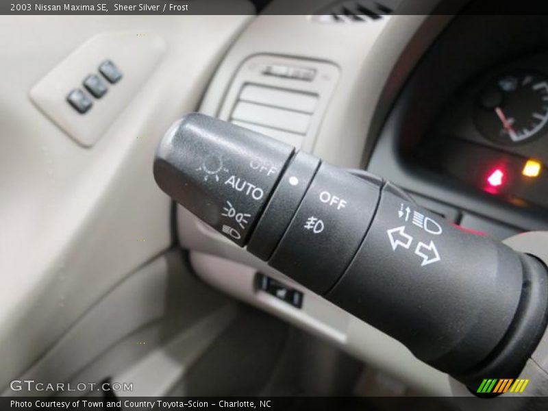 Controls of 2003 Maxima SE