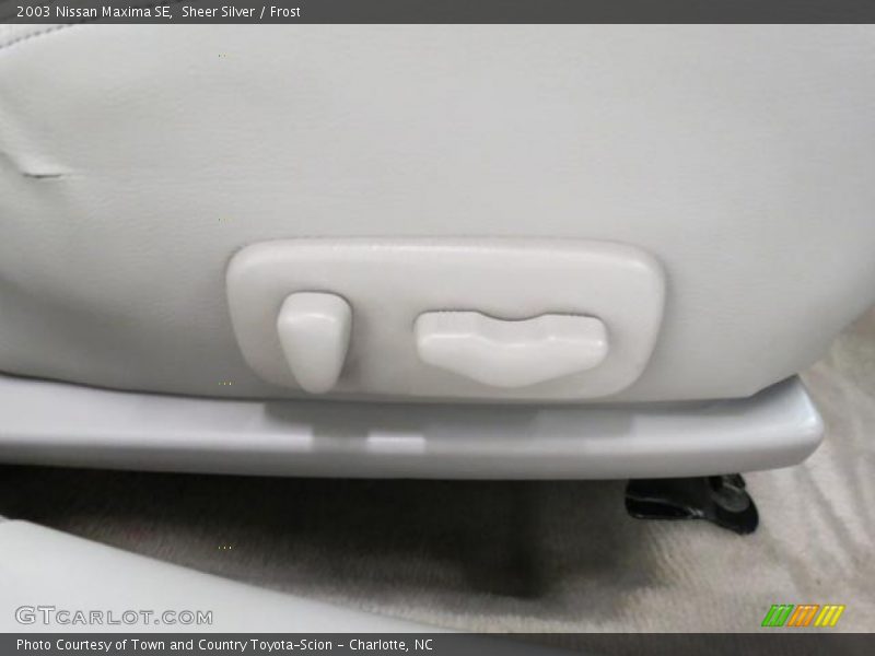 Sheer Silver / Frost 2003 Nissan Maxima SE