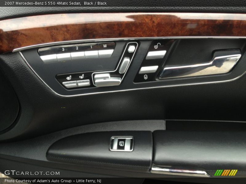 Controls of 2007 S 550 4Matic Sedan