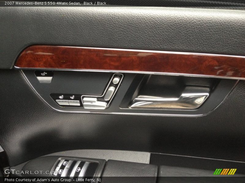 Controls of 2007 S 550 4Matic Sedan