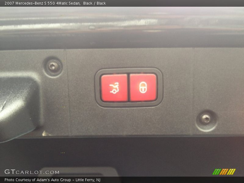 Black / Black 2007 Mercedes-Benz S 550 4Matic Sedan