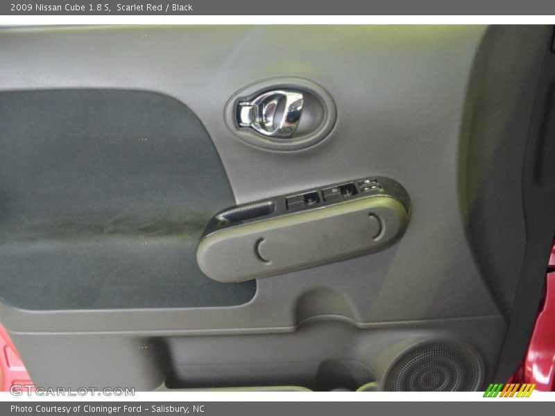 Scarlet Red / Black 2009 Nissan Cube 1.8 S
