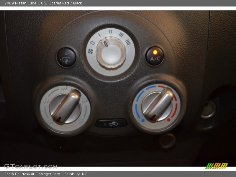 Scarlet Red / Black 2009 Nissan Cube 1.8 S