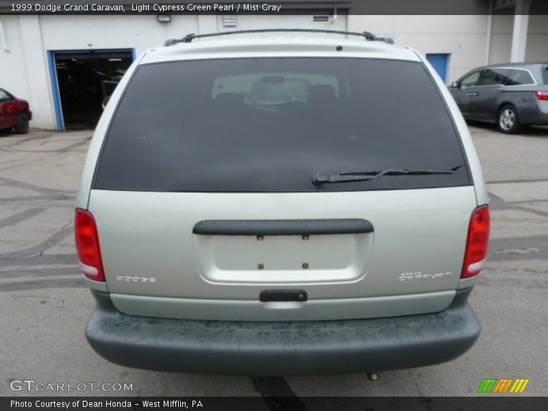 Light Cypress Green Pearl / Mist Gray 1999 Dodge Grand Caravan