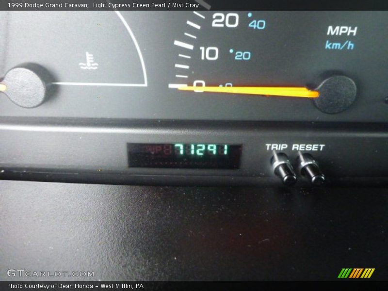 Light Cypress Green Pearl / Mist Gray 1999 Dodge Grand Caravan