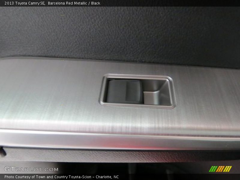 Barcelona Red Metallic / Black 2013 Toyota Camry SE