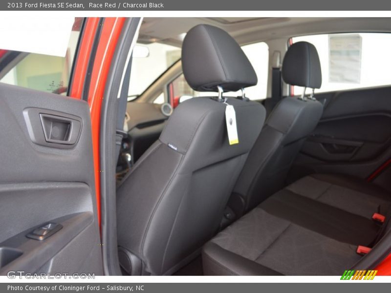 Race Red / Charcoal Black 2013 Ford Fiesta SE Sedan