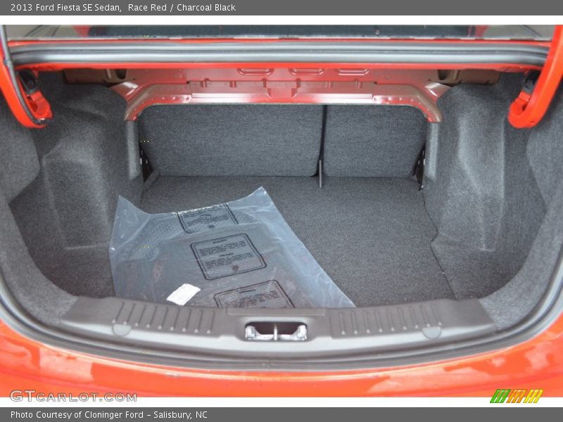 Race Red / Charcoal Black 2013 Ford Fiesta SE Sedan