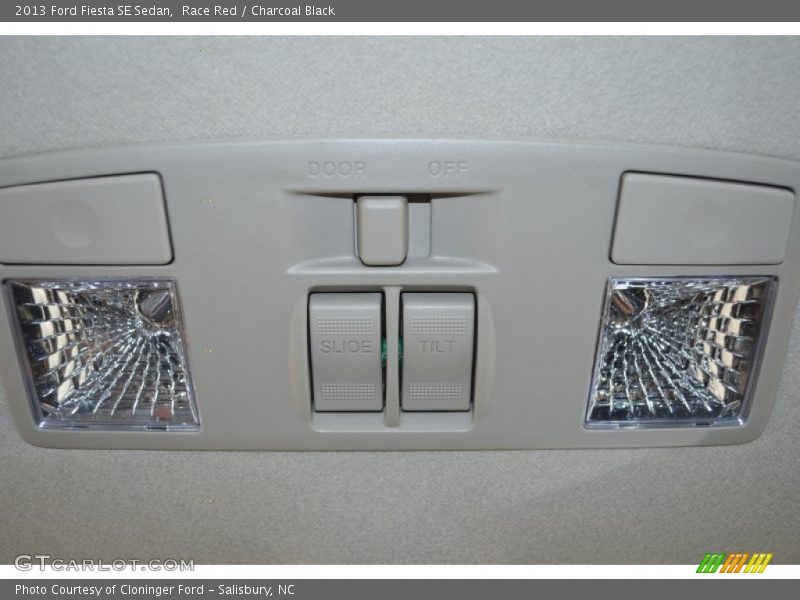 Race Red / Charcoal Black 2013 Ford Fiesta SE Sedan