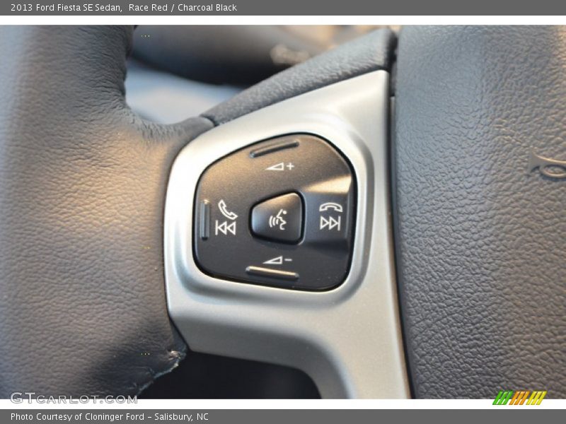 Race Red / Charcoal Black 2013 Ford Fiesta SE Sedan