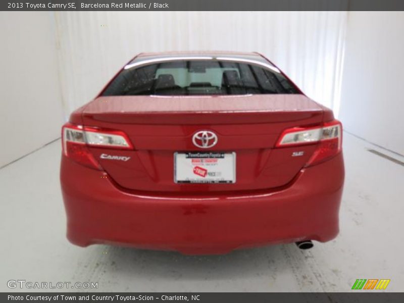 Barcelona Red Metallic / Black 2013 Toyota Camry SE