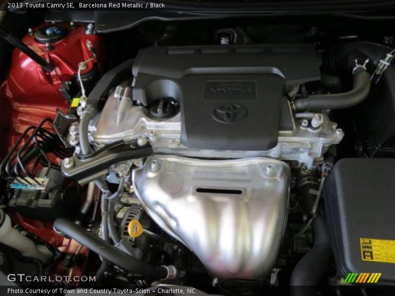 Barcelona Red Metallic / Black 2013 Toyota Camry SE