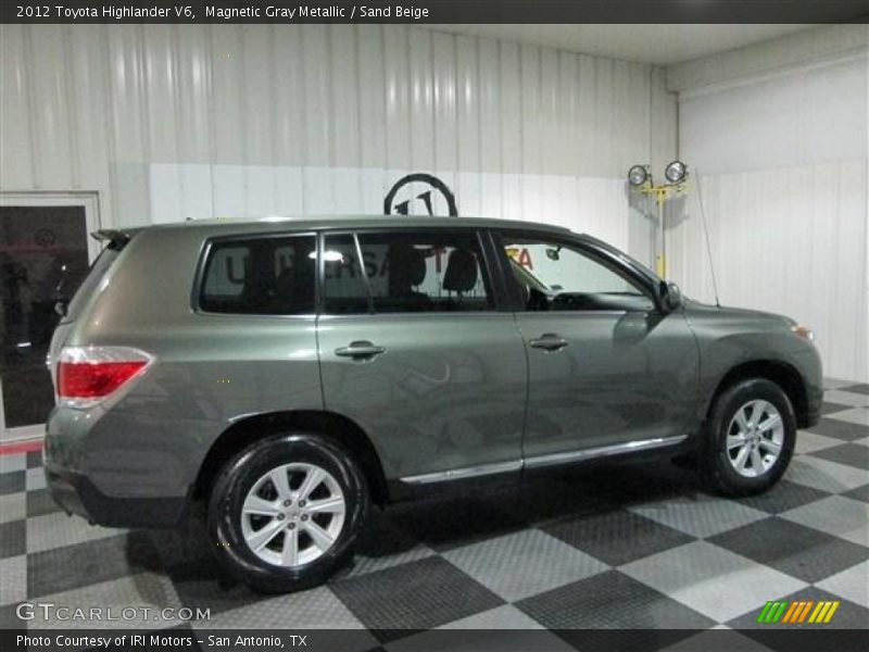 Magnetic Gray Metallic / Sand Beige 2012 Toyota Highlander V6