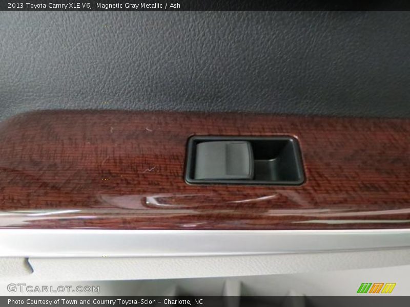 Magnetic Gray Metallic / Ash 2013 Toyota Camry XLE V6