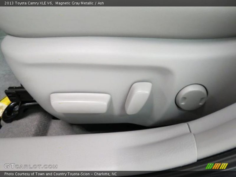 Magnetic Gray Metallic / Ash 2013 Toyota Camry XLE V6