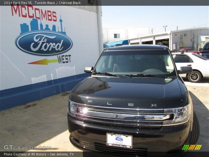 Tuxedo Black / Charcoal Black 2014 Ford Flex SE