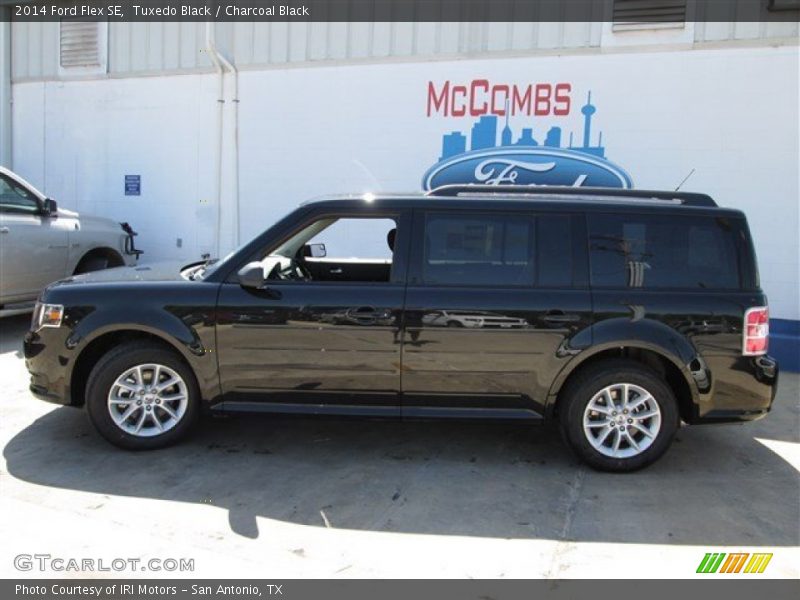 Tuxedo Black / Charcoal Black 2014 Ford Flex SE