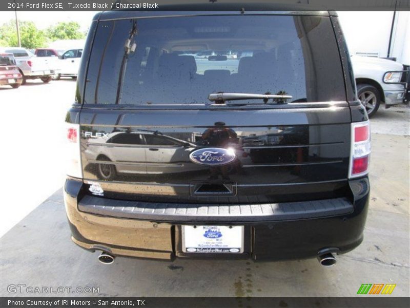 Tuxedo Black / Charcoal Black 2014 Ford Flex SE